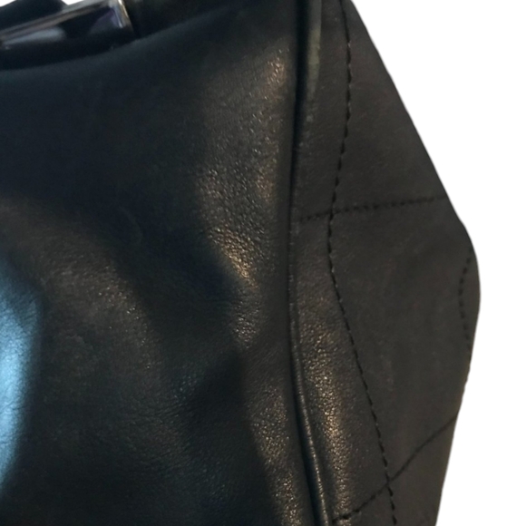 💕💯Authentic Chanel Square Stitch CC Boston Bag Quilted Leather💕 - Picture 10 of 17